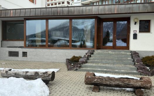 SESTRIERE ELEGANTE TRILOCALE IN AFFITTO