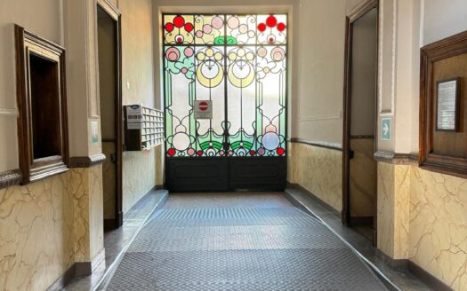 VIA GENOVA ALTEZZA OSPEDALE CTO, AMPIO TRILOCALE PIANO ALTO.