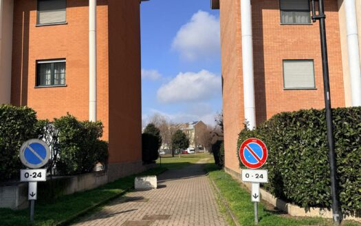 CENTRALE MQ 100 CON GIARDINI PRIVATI E BOX AUTO DOPPIO