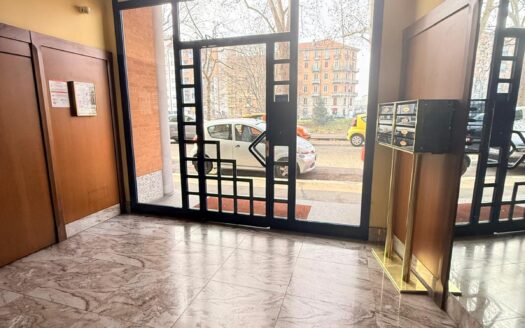 LUNGO DORA NAPOLI ANGOLO CORSO PRINCIPE ODDONE AMPIO BILOCALE ARREDATO E RISTRUTTURATO
