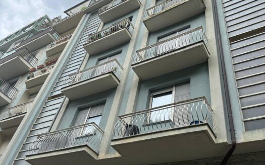 AMPIO BILOCALE ADATTO A DUE PERSONE PERFETTAMENTE RISTRUTTURATO E ARREDATO
