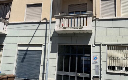 PIAZZA BENGASI, AMPIO BILOCALE MQ 75